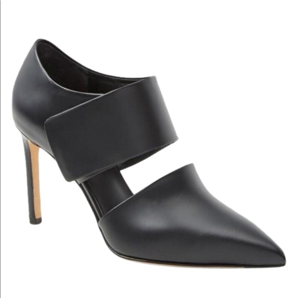Vince Capri d’Orsay Pumps